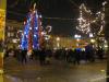 Святкування Нового року біля новорічної ялинки перед оперним театром